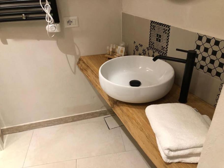 Bed and Breakfast Locus Pendinelli Трани Экстерьер фото
